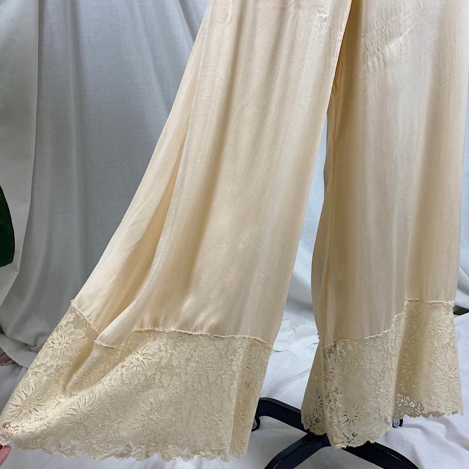 Vintage 1920's - 1930's Jumpsuit Pajamas | Pale Buttercream Silk with Ivory Floral Cotton Lace | Size M - Daggers & Dames