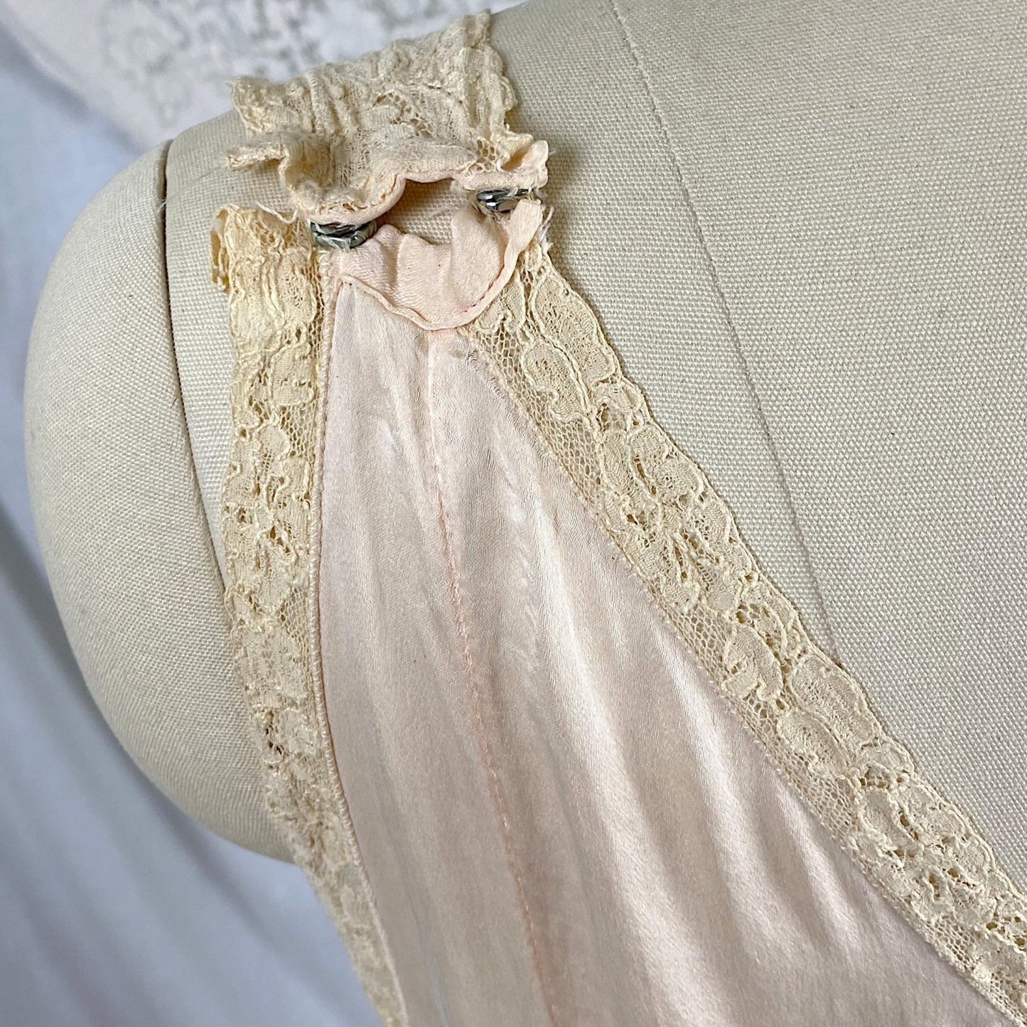 Vintage 1920's - 1930's Jumpsuit Pajamas | Pale Buttercream Silk with Ivory Floral Cotton Lace | Size M - Daggers & Dames