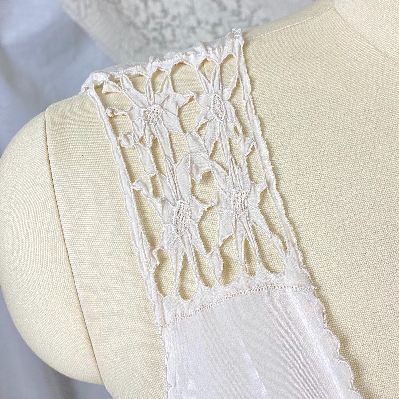 Vintage 1920's - 1930's Nightgown | Bone White Silk with Blouson Bodice & Floral Cutouts | Size S, M - Daggers & Dames
