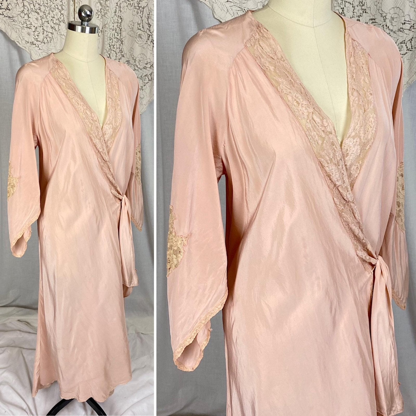 Vintage 1920's - 1930's Robe | Blush Pink Silk with Warm Ivory Lace & Handkerchief Sleeves | Size XS, S, M - Daggers & Dames