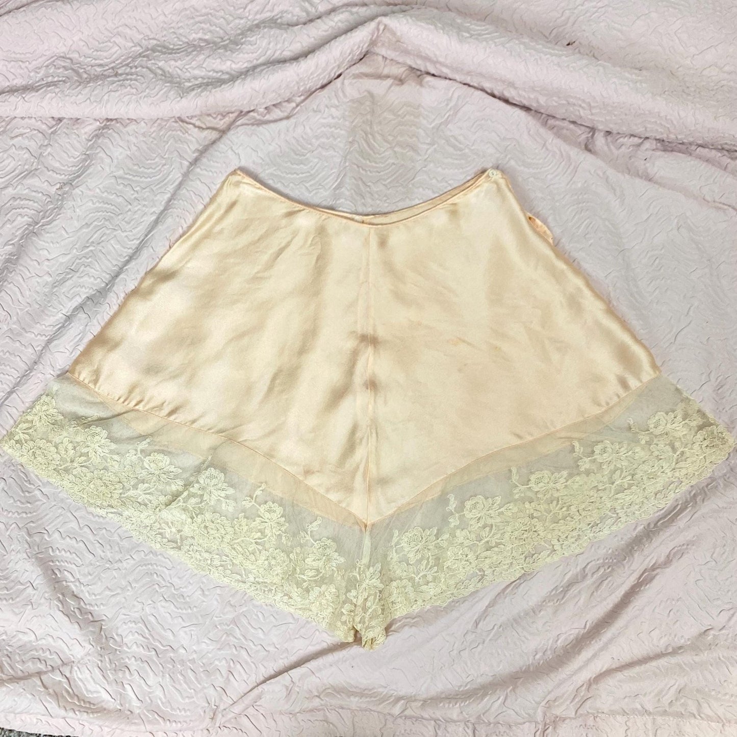 Vintage 1920's - 1930's Tap Pants & Bralette Lingerie Set | Powder Pink Silk with Ivory Alencon Lace | Size S - Daggers & Dames