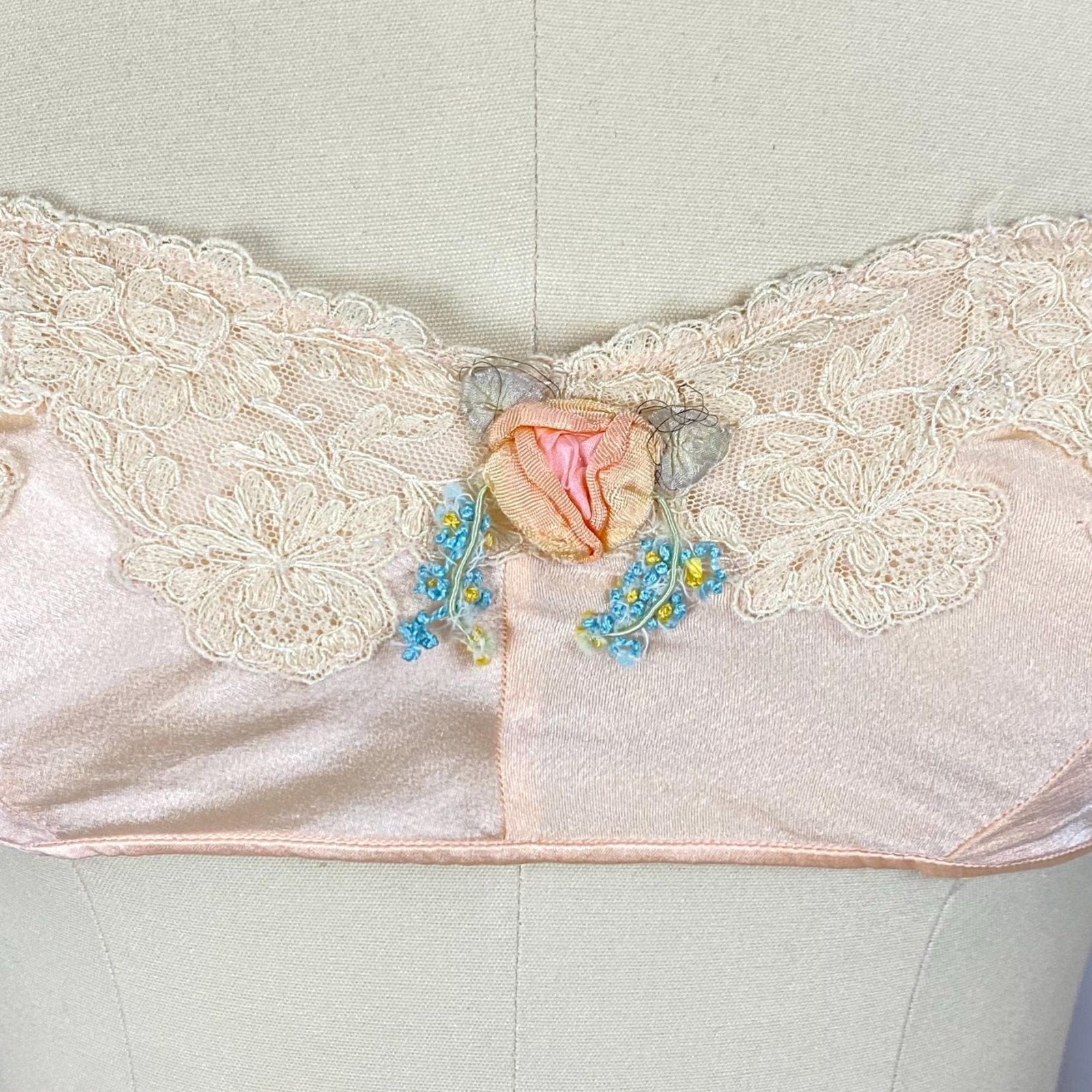 Vintage 1920's - 1930's Tap Pants & Bralette Lingerie Set | Powder Pink Silk with Ivory Alencon Lace | Size S - Daggers & Dames
