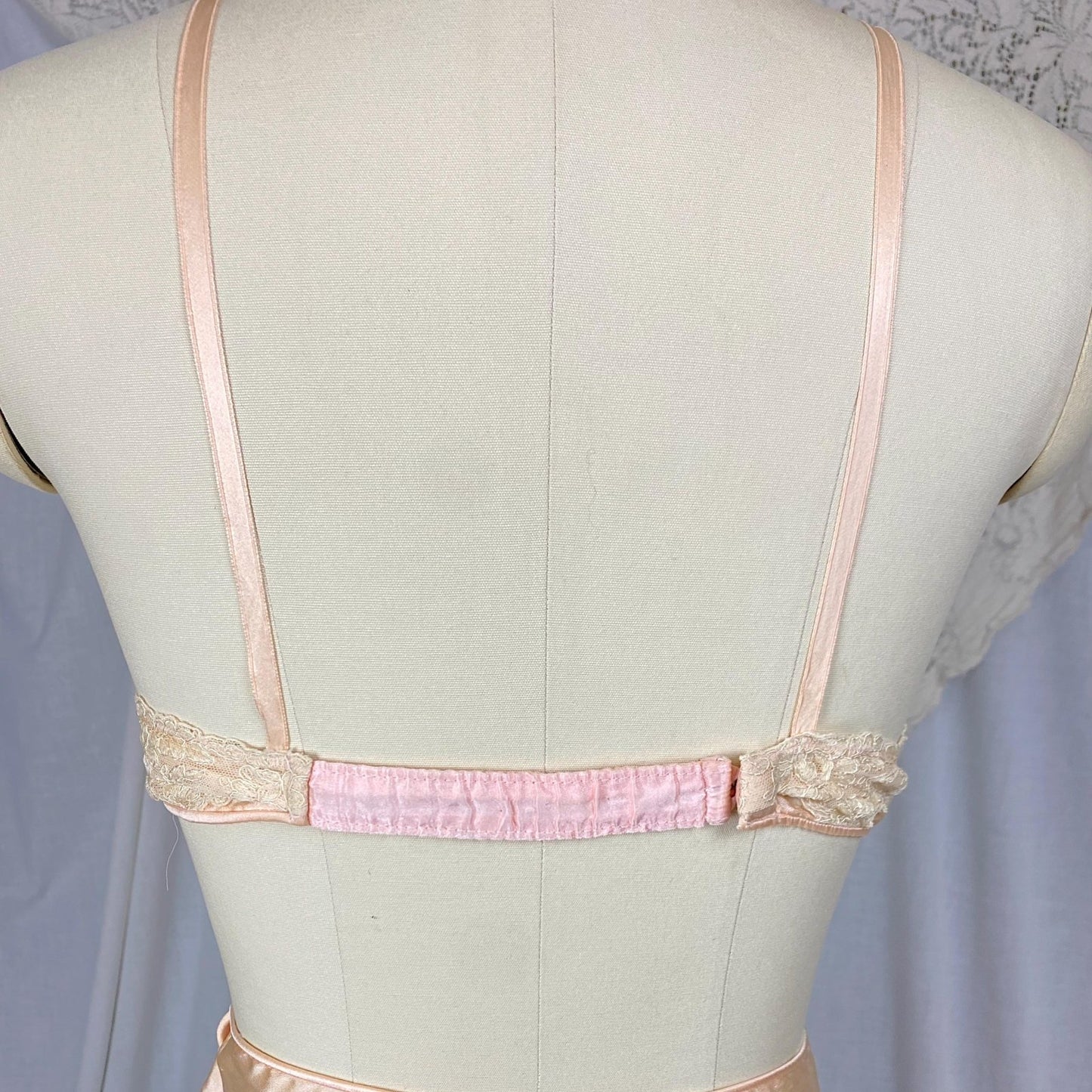 Vintage 1920's - 1930's Tap Pants & Bralette Lingerie Set | Powder Pink Silk with Ivory Alencon Lace | Size S - Daggers & Dames