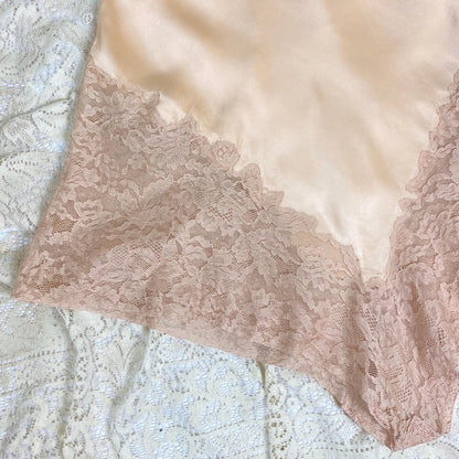 Vintage 1920's - 1930's Tap Pants | Rich Rose Gold Silk Satin with Wide Deep Nude Lace | Size M, LG - Daggers & Dames