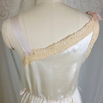 Vintage 1920's Pearl White Silk Nightgown with Grapevine Tambour Lace size XS - Daggers & Dames
