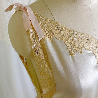 Vintage 1920's Pearl White Silk Nightgown with Grapevine Tambour Lace size XS - Daggers & Dames