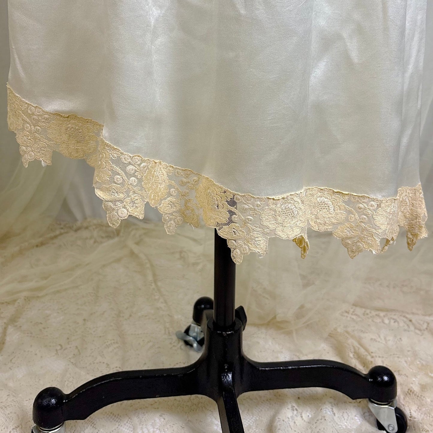 Vintage 1920's Pearl White Silk Nightgown with Grapevine Tambour Lace size XS - Daggers & Dames