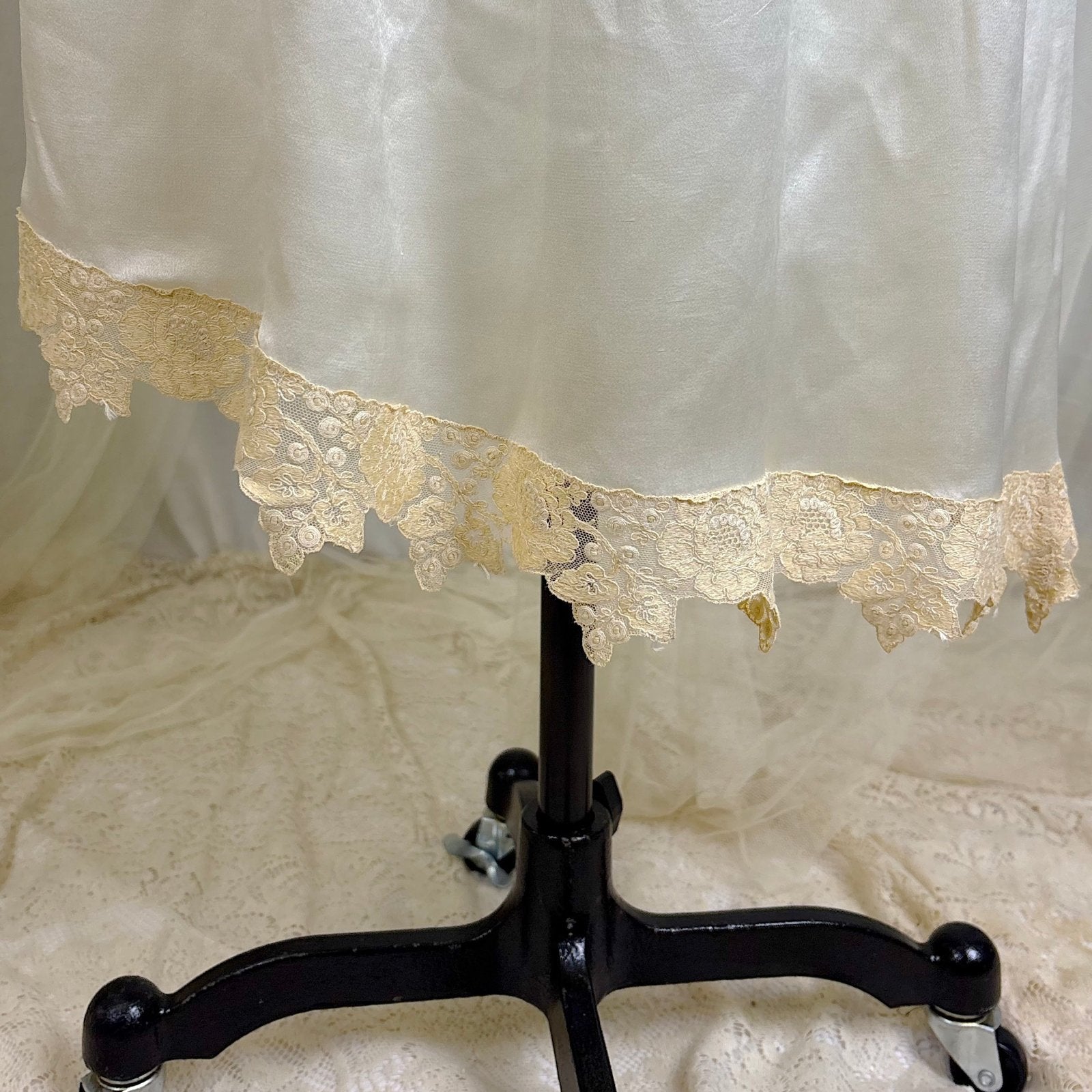 Vintage 1920's Pearl White Silk Nightgown with Grapevine Tambour Lace size XS - Daggers & Dames