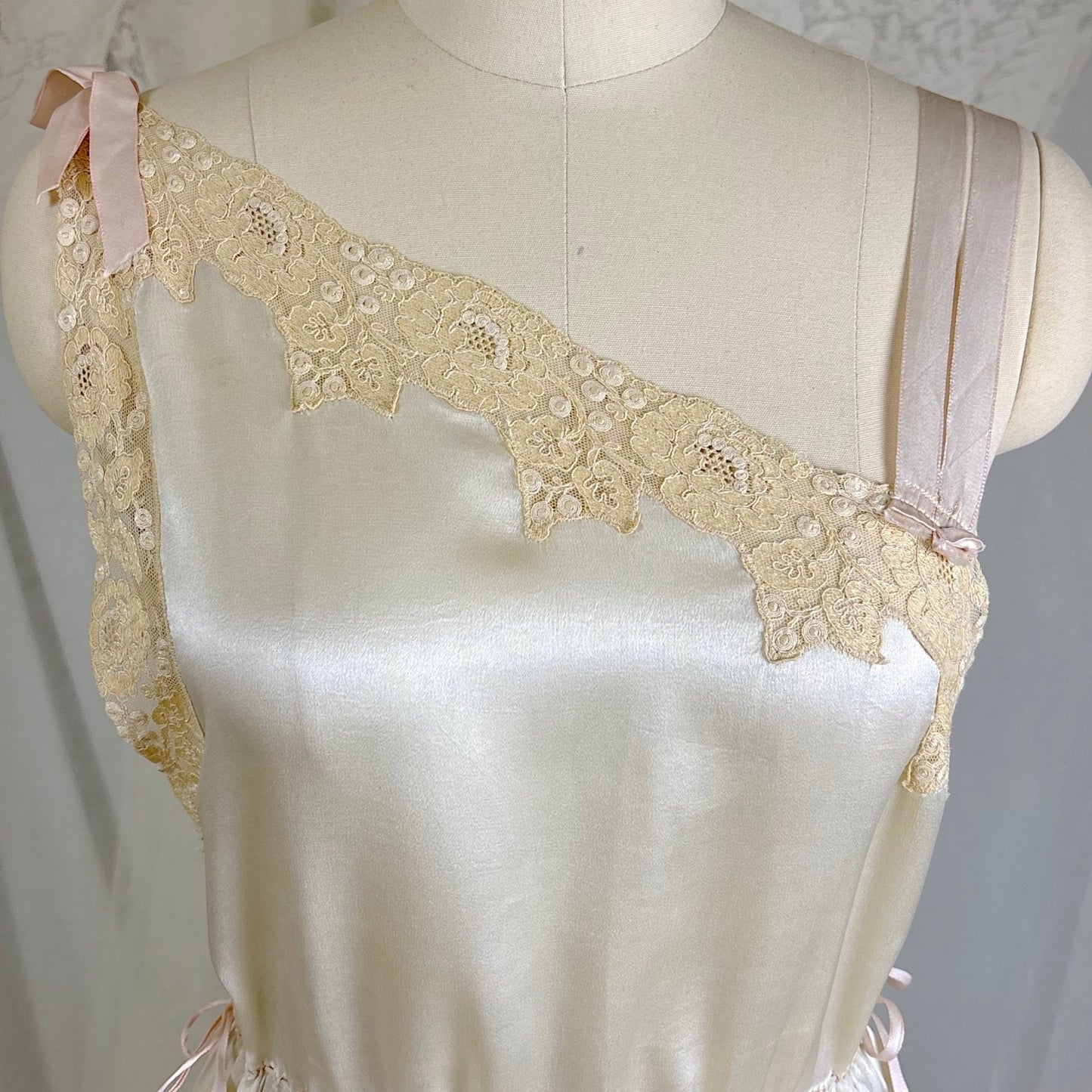 Vintage 1920's Pearl White Silk Nightgown with Grapevine Tambour Lace size XS - Daggers & Dames