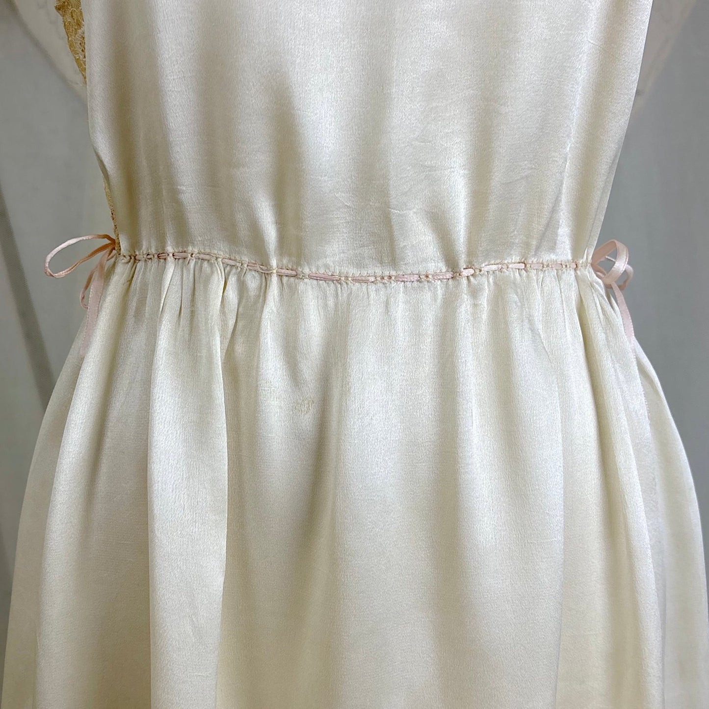 Vintage 1920's Pearl White Silk Nightgown with Grapevine Tambour Lace size XS - Daggers & Dames