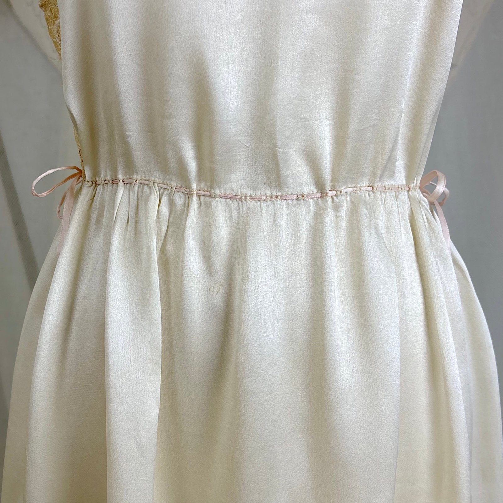 Vintage 1920's Pearl White Silk Nightgown with Grapevine Tambour Lace size XS - Daggers & Dames