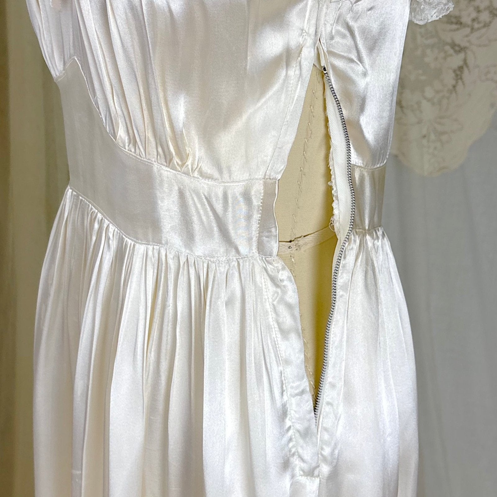 Vintage 1930's - 1940's Pearl White Rayon Satin & Chantilly Lace Nightgown & Bed Jacket Set, size XS - Daggers & Dames