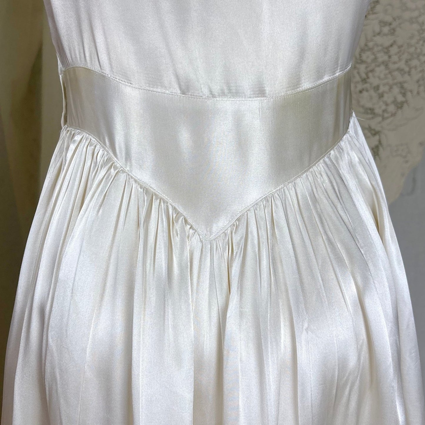 Vintage 1930's - 1940's Pearl White Rayon Satin & Chantilly Lace Nightgown & Bed Jacket Set, size XS - Daggers & Dames