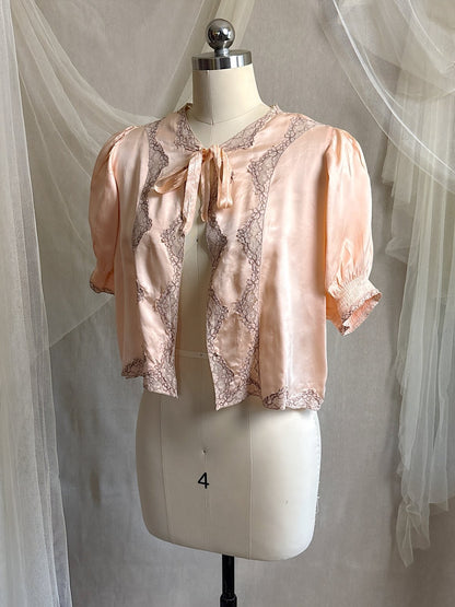 Vintage 1930's Bed Jacket - Antique Rose Pink Silk Satin with Warm Nude Lace Appliqués | S, M - Daggers & Dames