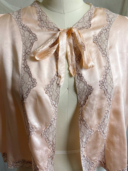 Vintage 1930's Bed Jacket - Antique Rose Pink Silk Satin with Warm Nude Lace Appliqués | S, M - Daggers & Dames