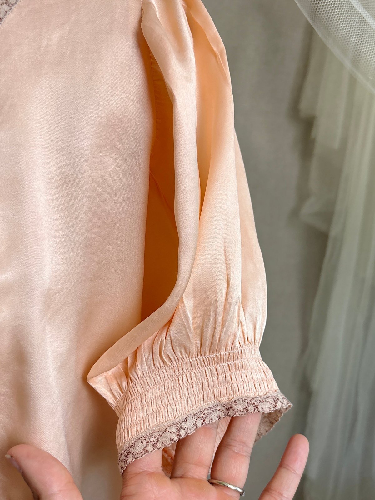 Vintage 1930's Bed Jacket - Antique Rose Pink Silk Satin with Warm Nude Lace Appliqués | S, M - Daggers & Dames