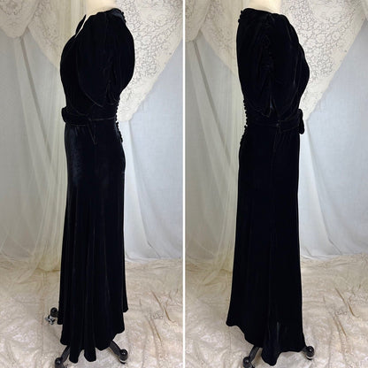 Vintage 1930's Black Velvet Evening Gown with Keyhole Back - Size XS, S - Daggers & Dames