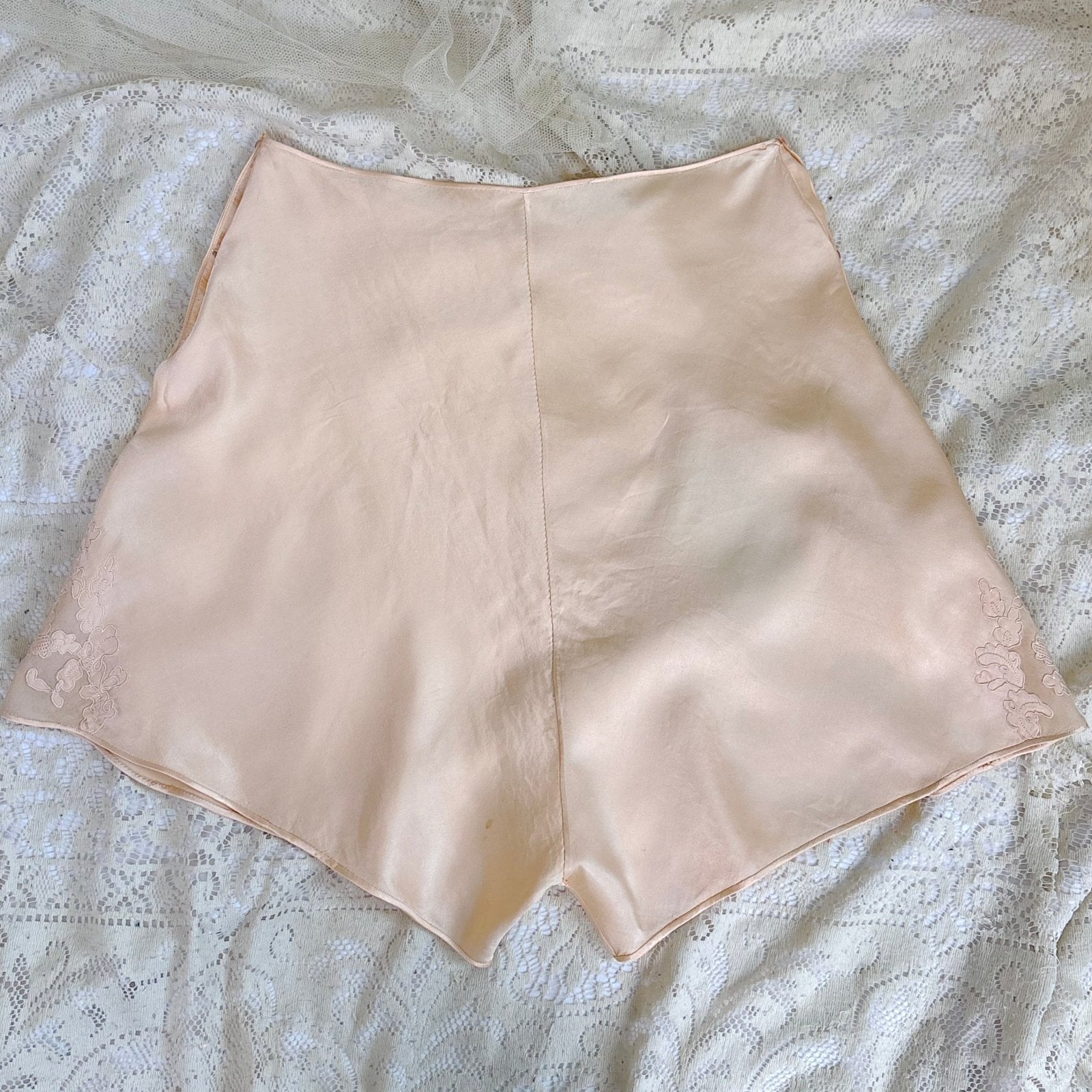 Vintage 1930's Hand Stitched Champagne Silk Satin Kestos Style Bra & Tap Pants Dance Set, size M - Daggers & Dames