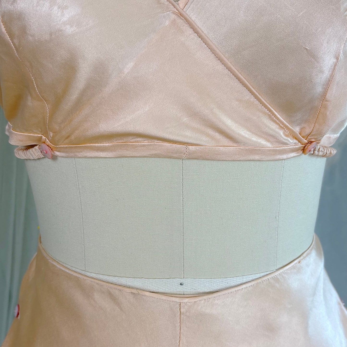 Vintage 1930's Hand Stitched Champagne Silk Satin Kestos Style Bra & Tap Pants Dance Set, size M - Daggers & Dames