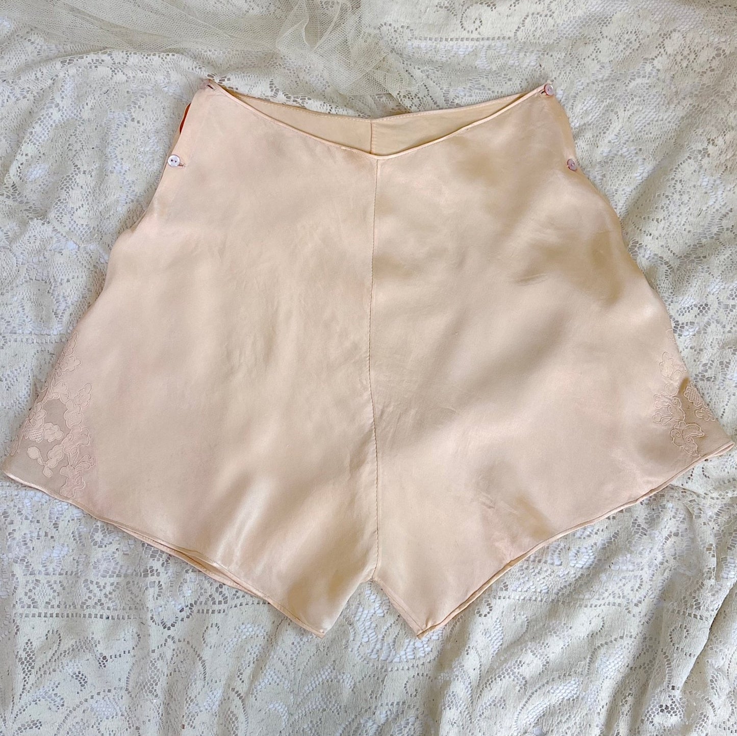 Vintage 1930's Hand Stitched Champagne Silk Satin Kestos Style Bra & Tap Pants Dance Set, size M - Daggers & Dames