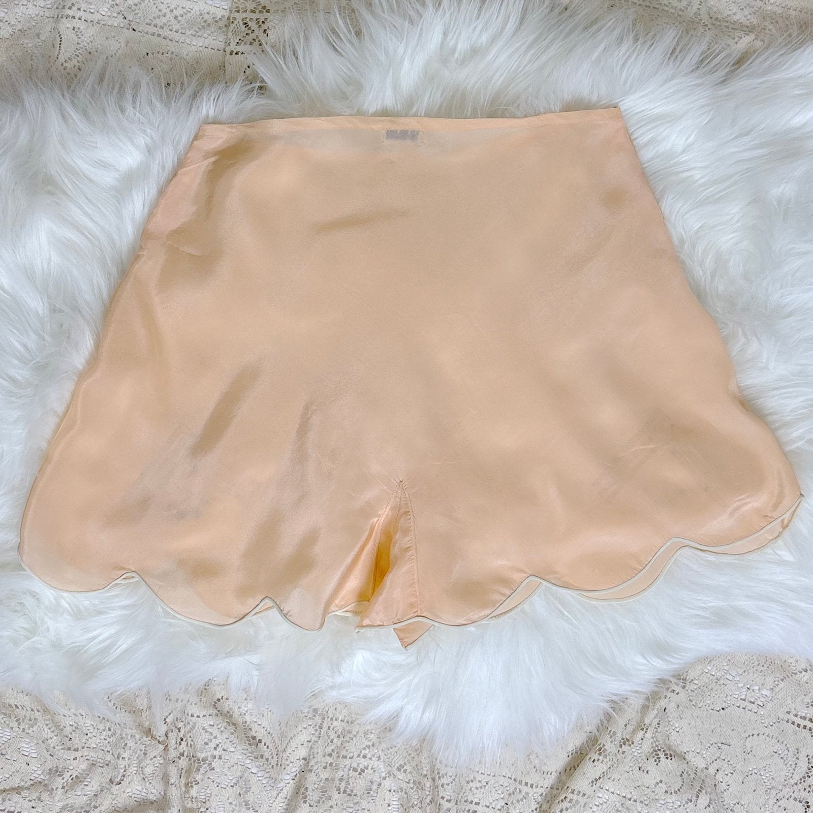 Vintage 1930's Hand Stitched Pale Peach Silk Tap Pants with Ladder Stitch Detail - By Sonette, Size M - Daggers & Dames