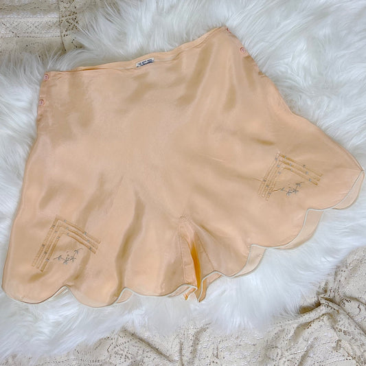 Vintage 1930's Hand Stitched Pale Peach Silk Tap Pants with Ladder Stitch Detail - By Sonette, Size M - Daggers & Dames