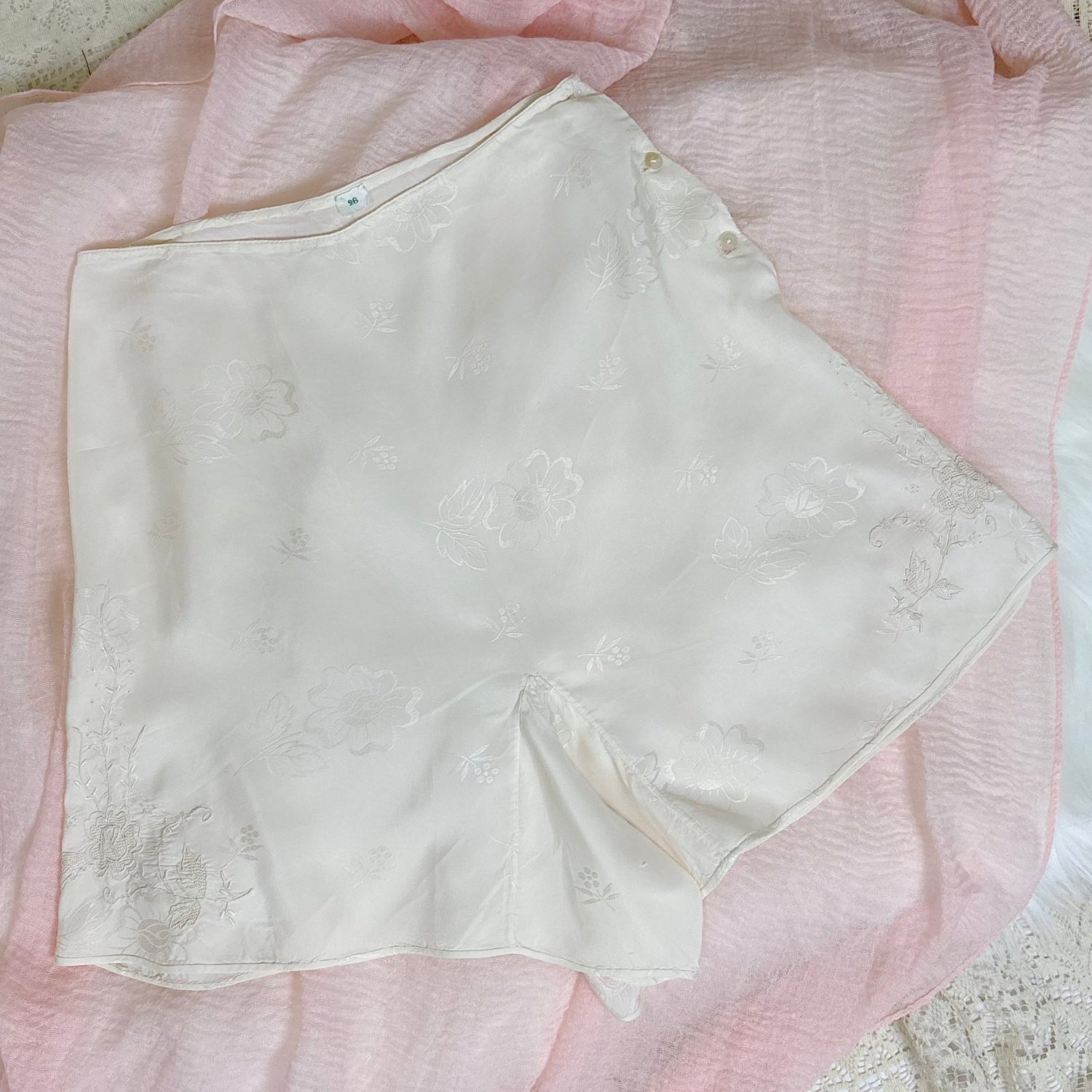 Vintage 1930's Hand Stitched White Silk Tap Pants with Satin Rose Damask Pattern - Size XS - Daggers & Dames