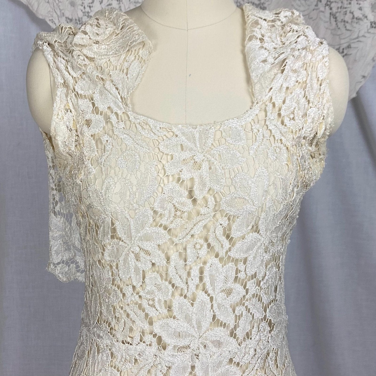 Vintage 1930's Maxi Dress | Buttermilk Floral Chantilly Net Lace with Ruffled Bertha Collar | Size XS, S - Daggers & Dames