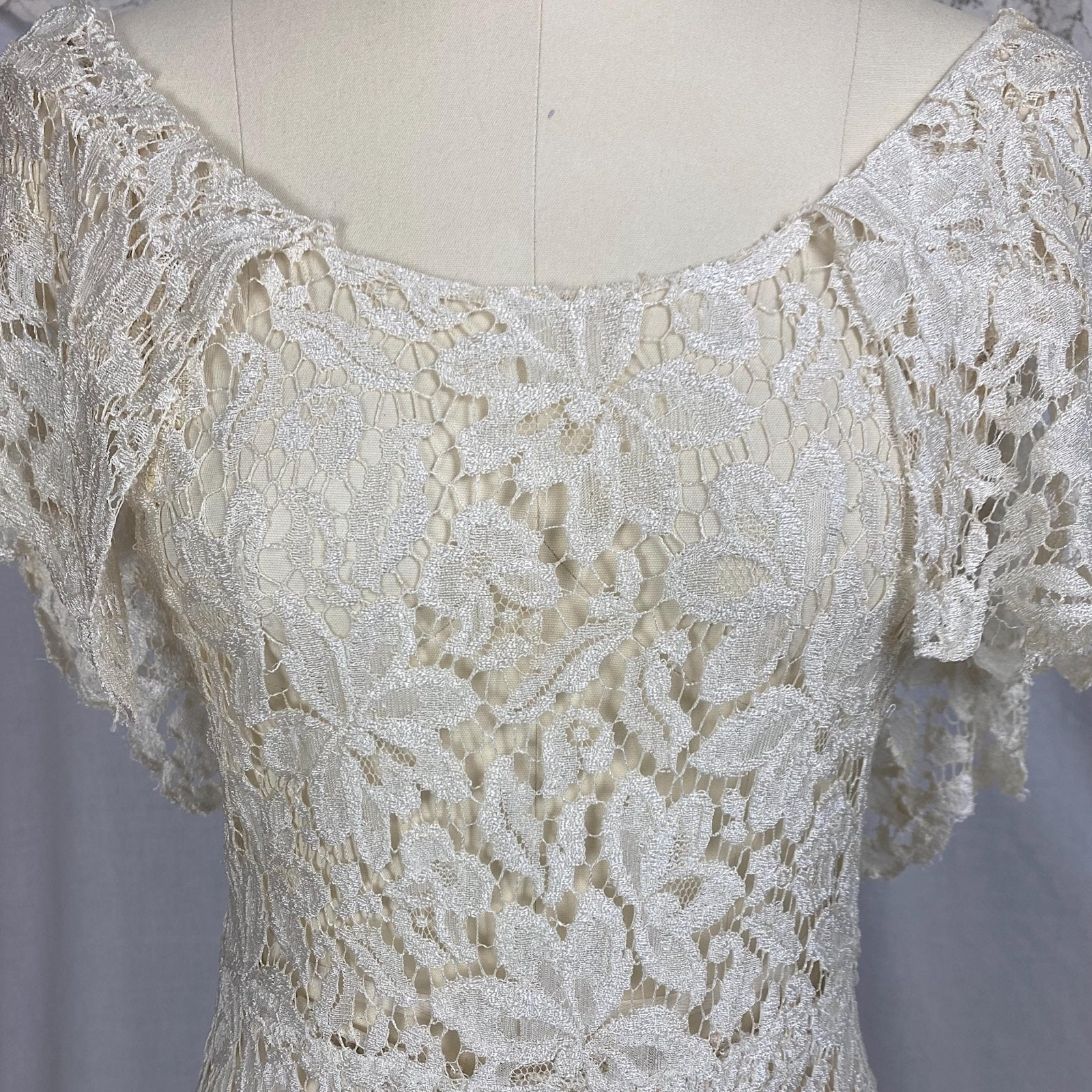 Vintage 1930's Maxi Dress | Buttermilk Floral Chantilly Net Lace with Ruffled Bertha Collar | Size XS, S - Daggers & Dames