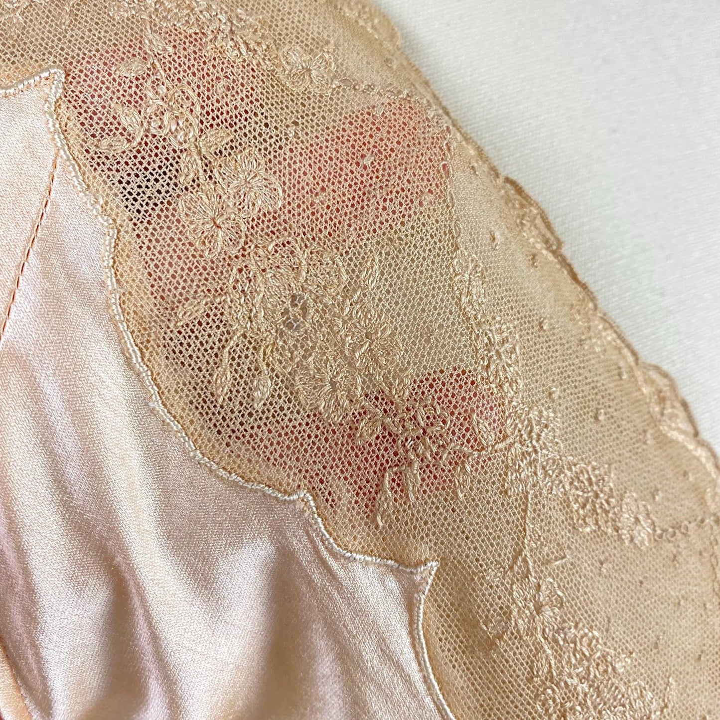 Vintage 1930's Nightgown | Champagne Silk Satin with Intricate Bronze Floral Lace & Scalloped Hem | Size XS, S - Daggers & Dames