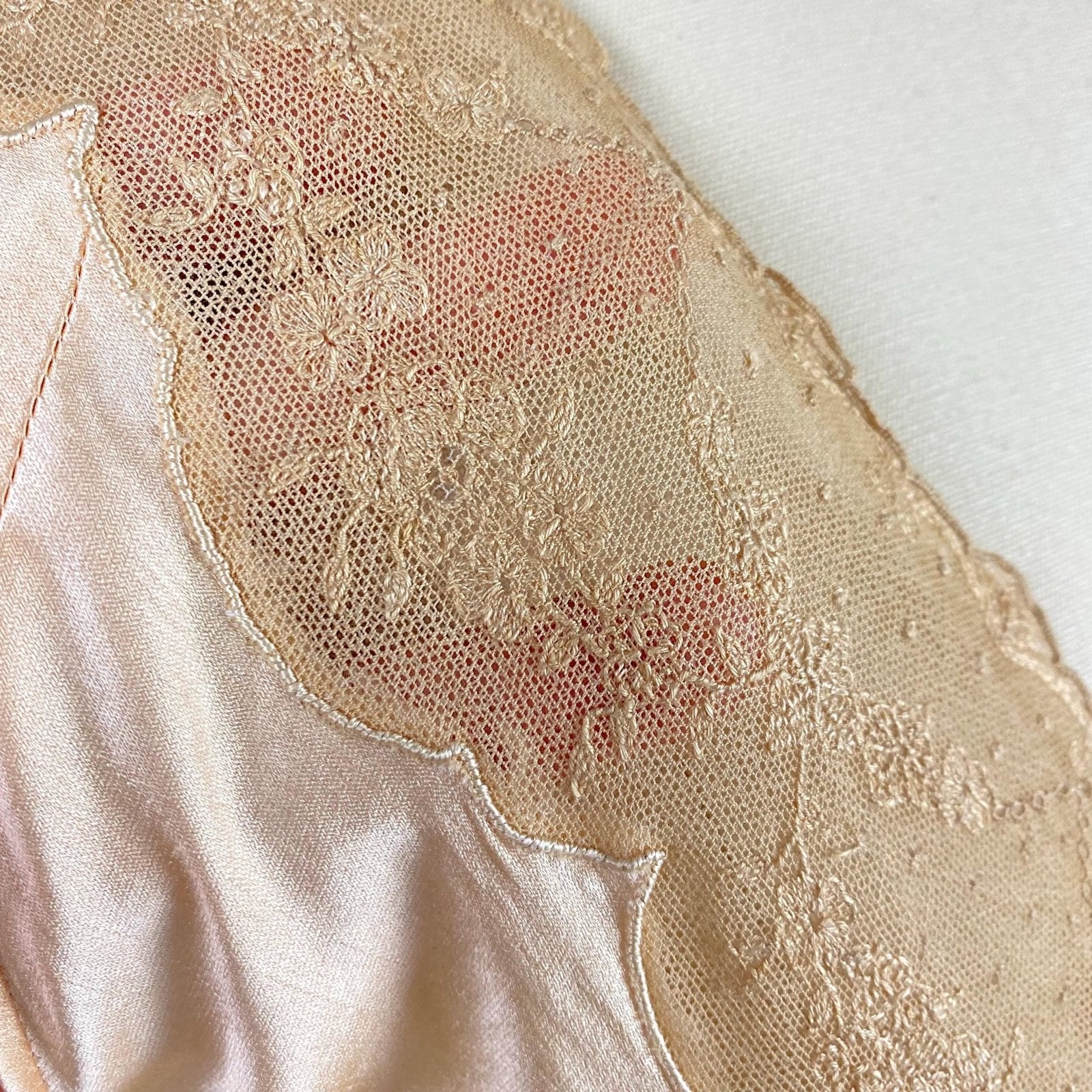 Vintage 1930's Nightgown | Champagne Silk Satin with Intricate Bronze Floral Lace & Scalloped Hem | Size XS, S - Daggers & Dames
