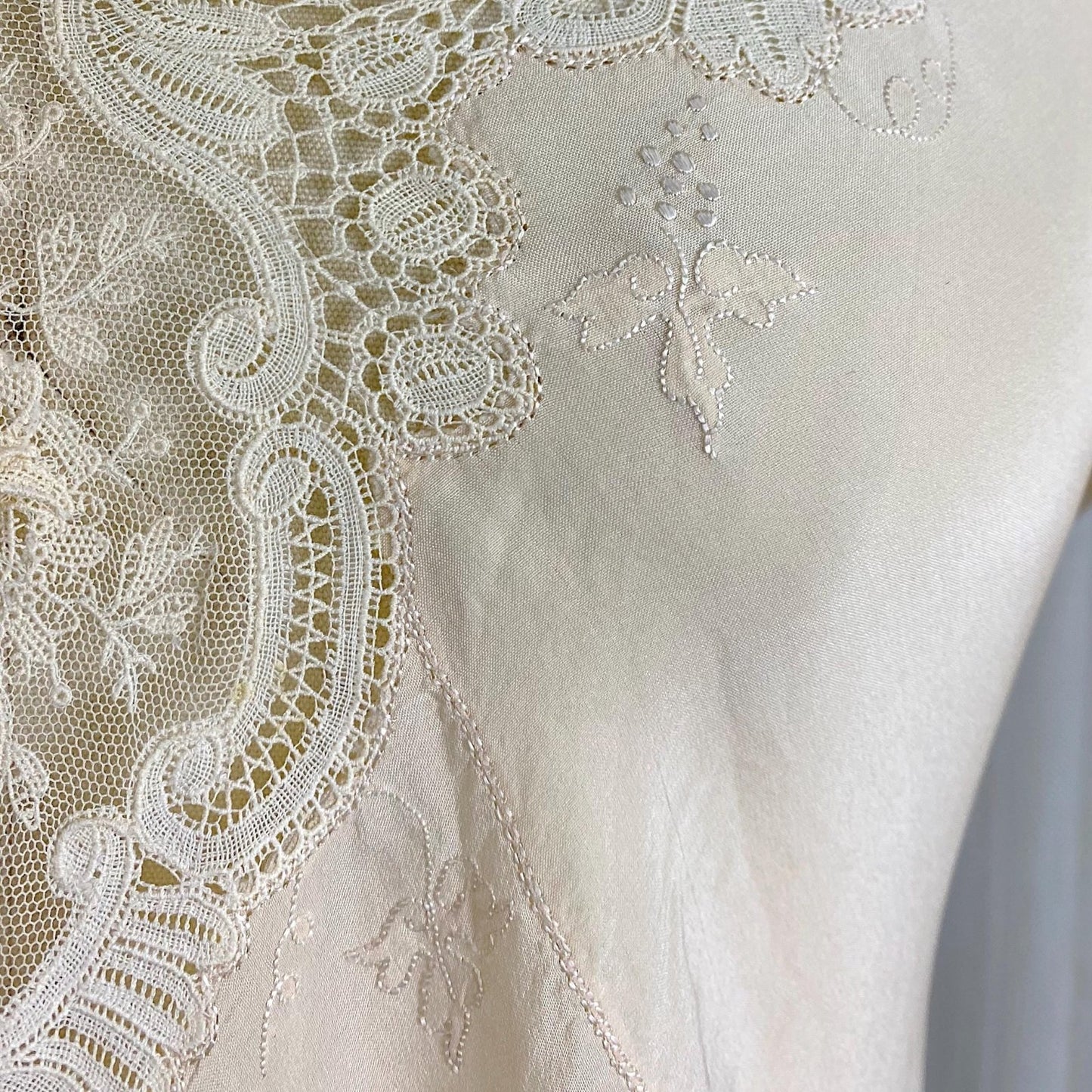 Vintage 1930's Nightgown - Hand Stitched Ivory Silk with Irish Crochet Lace & Satin Embroidery - Size XS, S - Daggers & Dames
