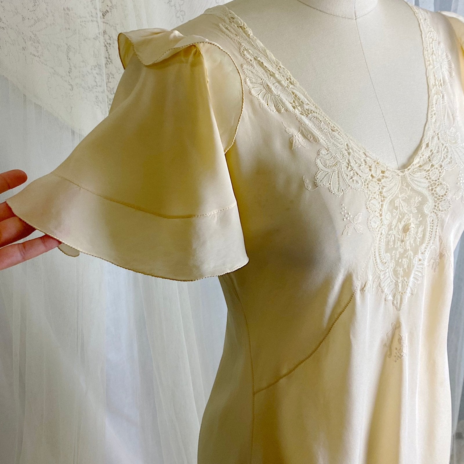 Vintage 1930's Nightgown - Hand Stitched Ivory Silk with Irish Crochet Lace & Satin Embroidery - Size XS, S - Daggers & Dames