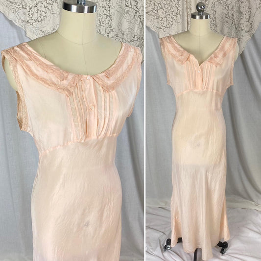 Vintage 1930's Nightgown | Pale Peach Silk with Mauve Lace Collar & Button Detail | Size S, M - Daggers & Dames