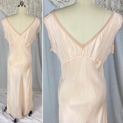 Vintage 1930's Nightgown | Pale Peach Silk with Mauve Lace Collar & Button Detail | Size S, M - Daggers & Dames