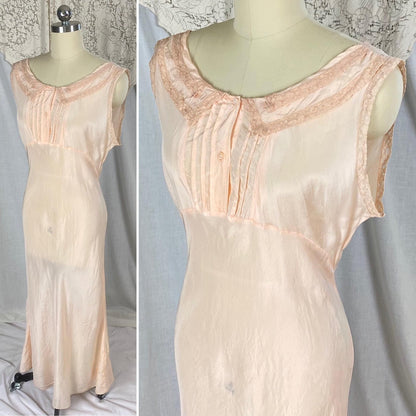 Vintage 1930's Nightgown | Pale Peach Silk with Mauve Lace Collar & Button Detail | Size S, M - Daggers & Dames
