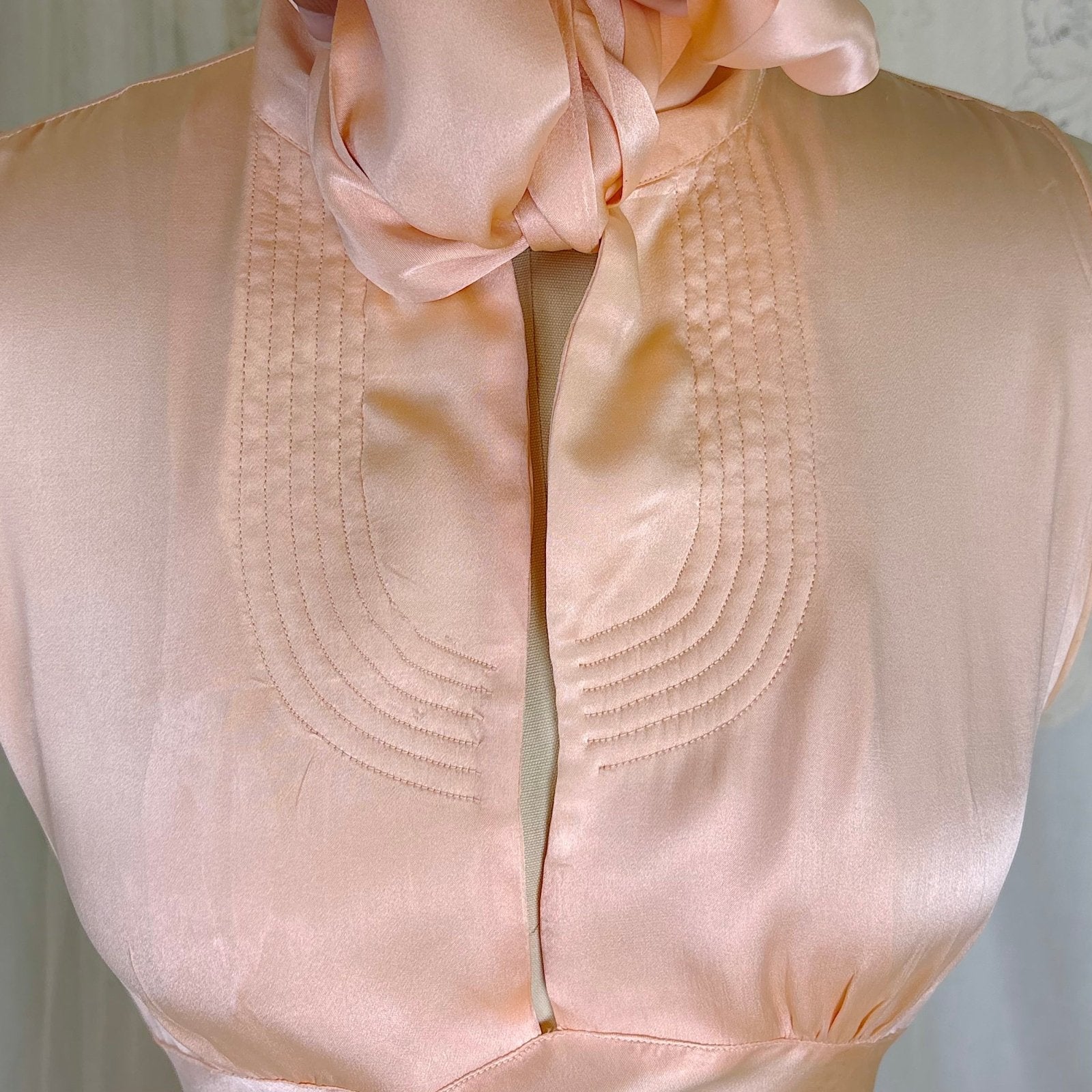 Vintage 1930's Nightgown - Rich Peach Silk Satin with Pussy Bow - by Satin Duchene, size XS, S - Daggers & Dames