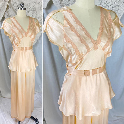 Vintage 1930's Pajama Set | Apricot Silk with Blush Lace Appliqués & Cold Shoulder Cutouts | Size XS, S - Daggers & Dames