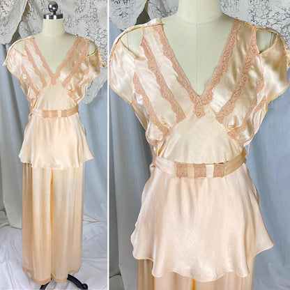 Vintage 1930's Pajama Set | Apricot Silk with Blush Lace Appliqués & Cold Shoulder Cutouts | Size XS, S - Daggers & Dames
