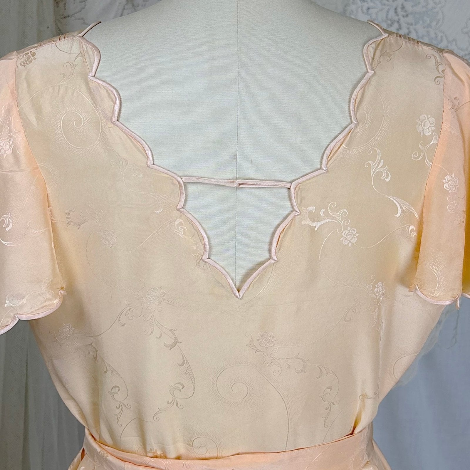 Vintage 1930's Pajama Set - Hand Stitched Pale Peach Silk with Floral Satin Jacquard Print - by Peggy Mandis, size S, M - Daggers & Dames