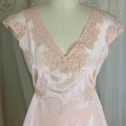 Vintage 1930's Powder Pink Silk Crepe Pajama Set - By Crepe de Lillian, Size M - Daggers & Dames