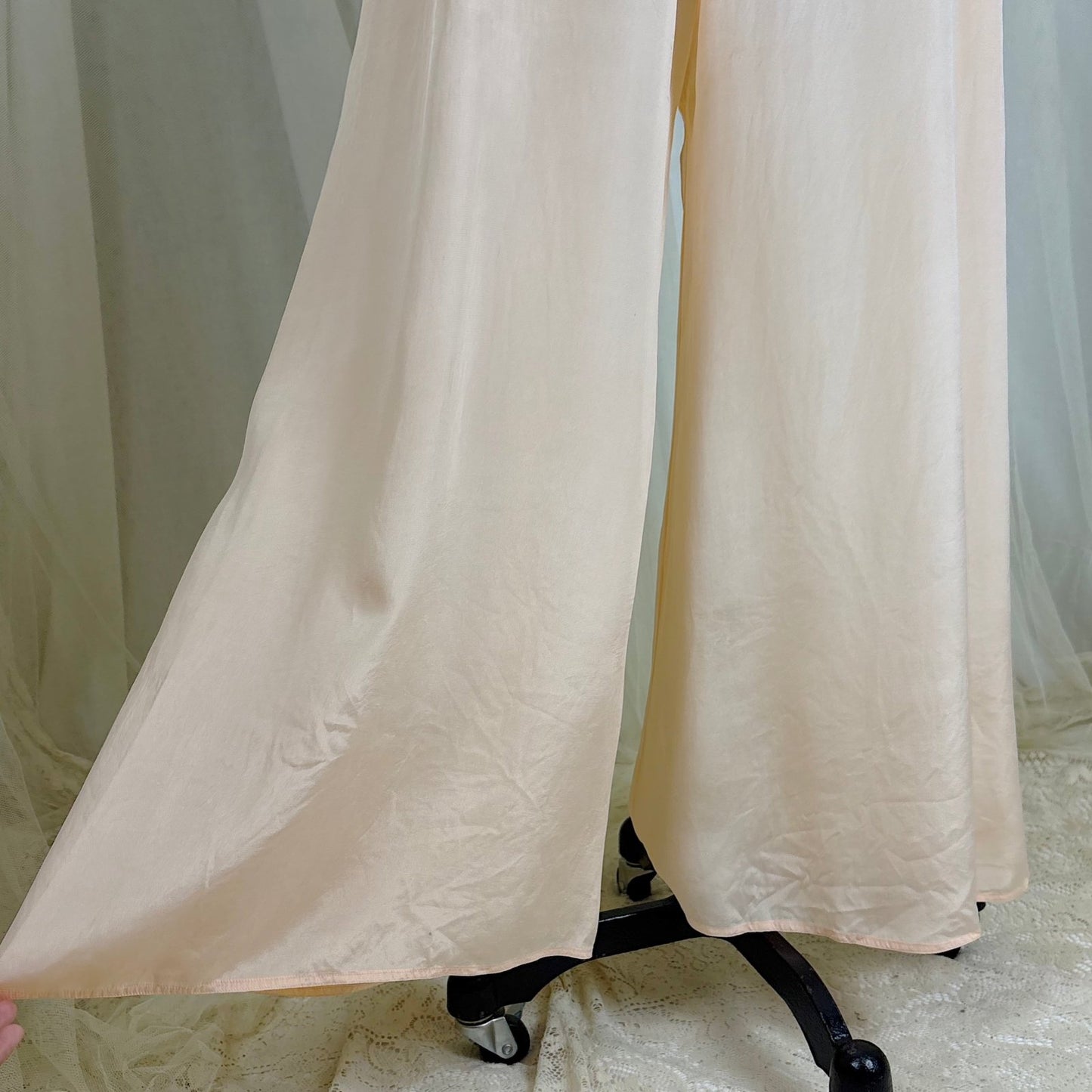 Vintage 1930's Powder Pink Silk Crepe Pajama Set - By Crepe de Lillian, Size M - Daggers & Dames