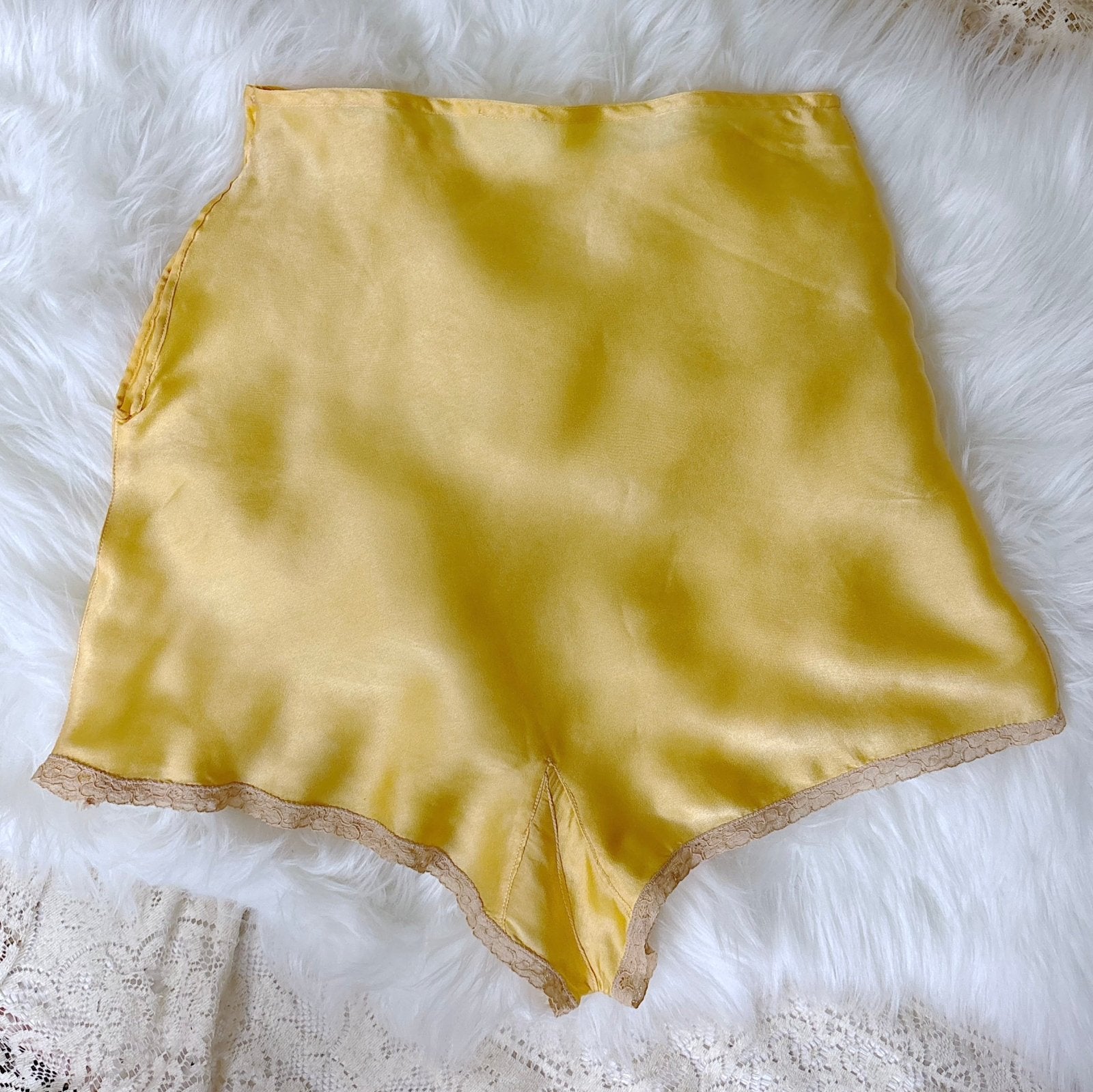 Vintage 1930's Saffron Yellow Silk Tap Pants with Ecru Lace Appliqués, size XS - Daggers & Dames