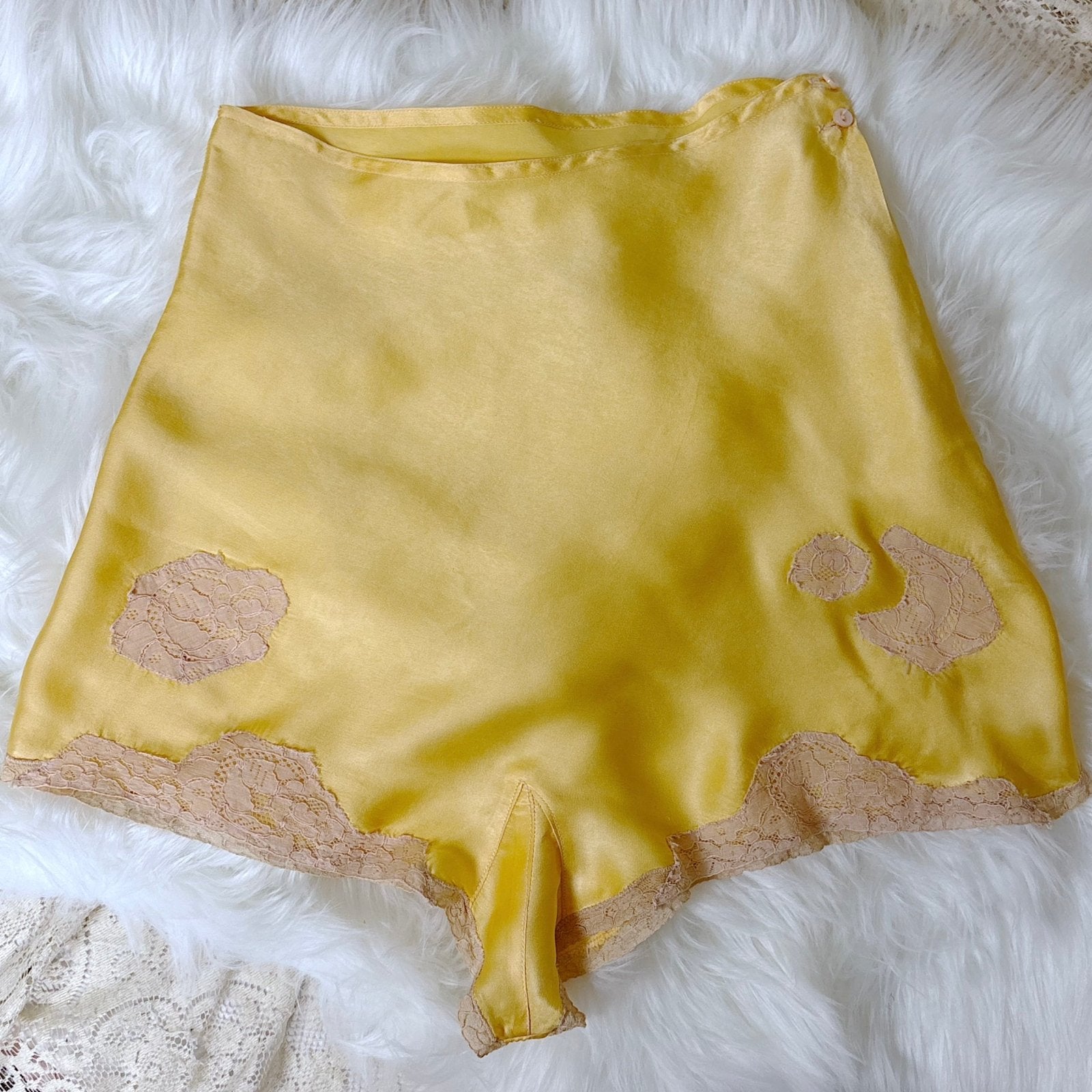 Vintage 1930's Saffron Yellow Silk Tap Pants with Ecru Lace Appliqués, size XS - Daggers & Dames