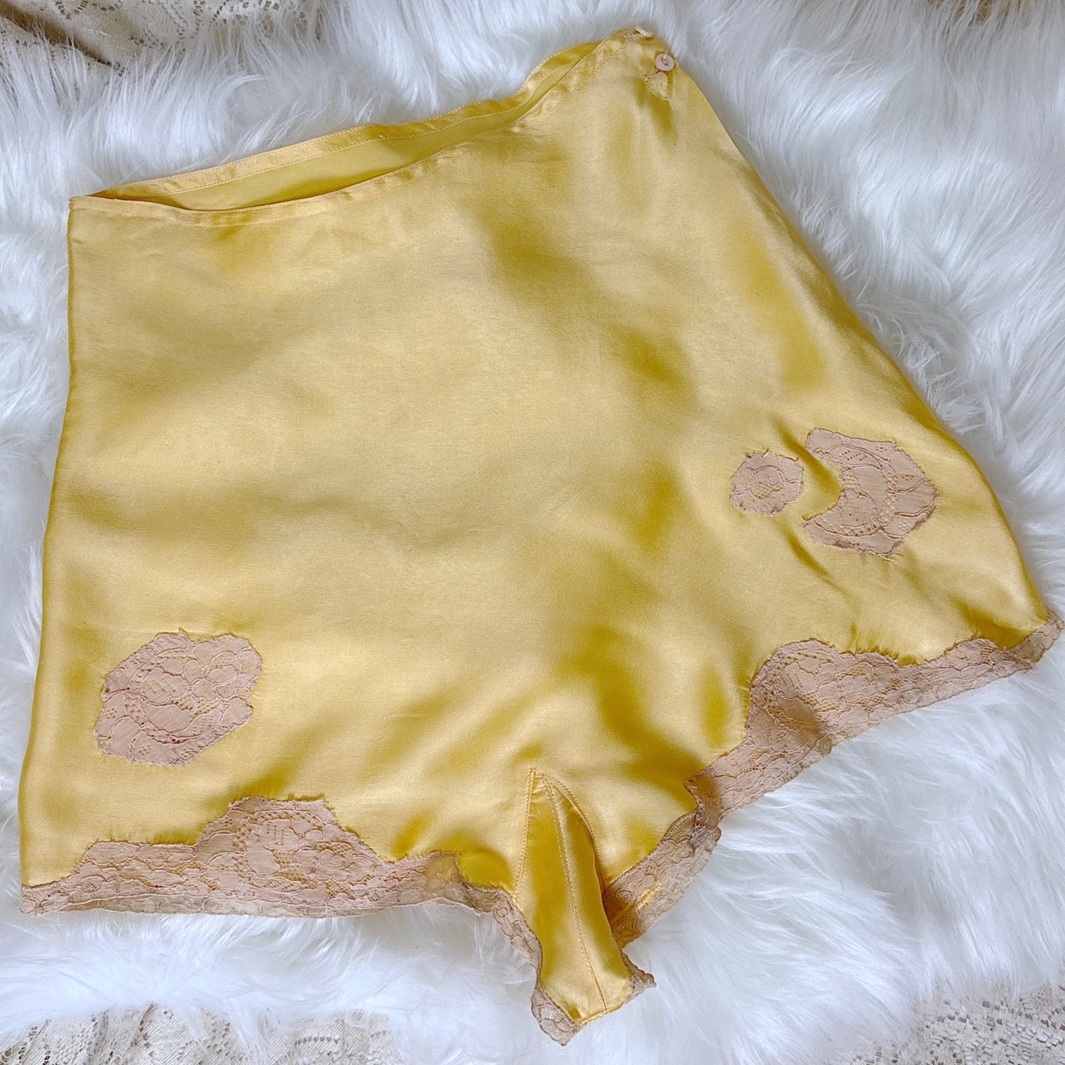 Vintage 1930's Saffron Yellow Silk Tap Pants with Ecru Lace Appliqués, size XS - Daggers & Dames