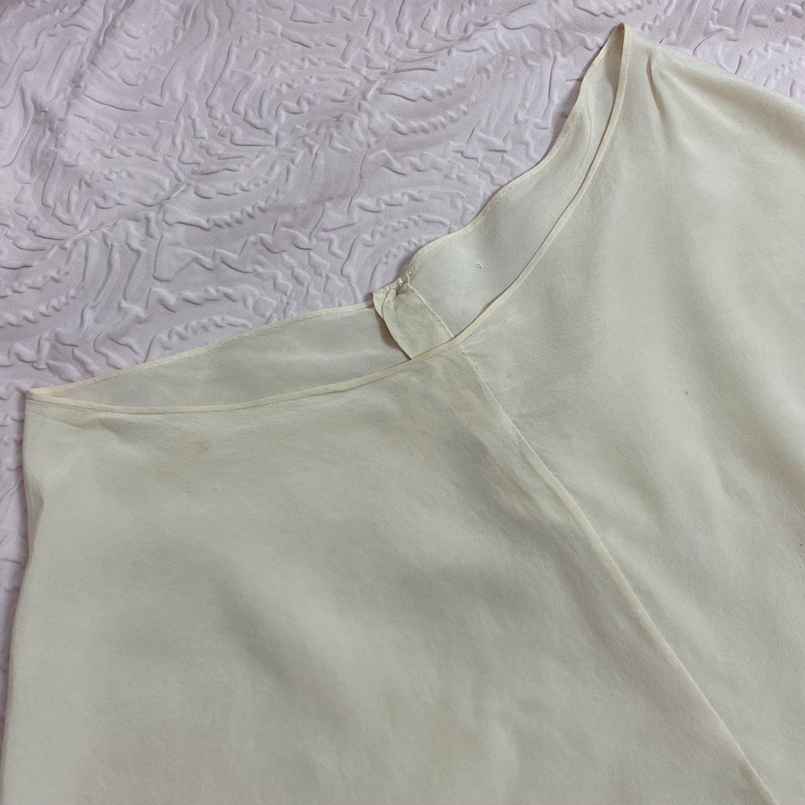 Vintage 1930's Tap Pants | Hand Stitched Semi Sheer Ivory Silk with Blue & Pink Appliques | Size XS - Daggers & Dames