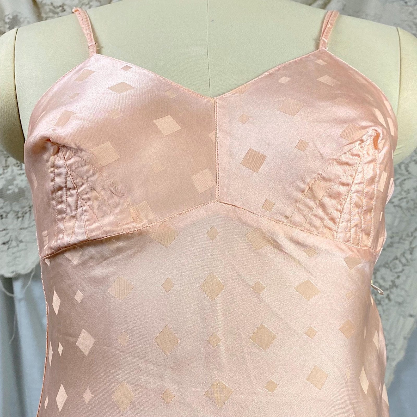 Vintage 1930's Teddy Chemise | Rose Gold Pink Silk with Diamond Satin Damask Pattern & Darted Bust | Size XXS, XS - Daggers & Dames