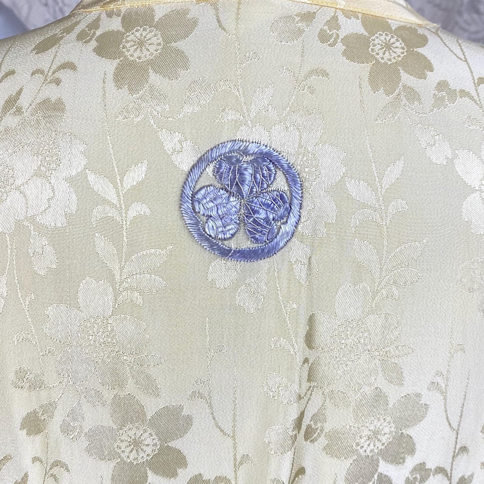 Vintage 1940's - 1950's Japanese Kimono Robe | Lemon Yellow & Gray Ombre Rayon Satin Damask with Fringe Sash tie | Mitsuba Aoi Crest - Daggers & Dames