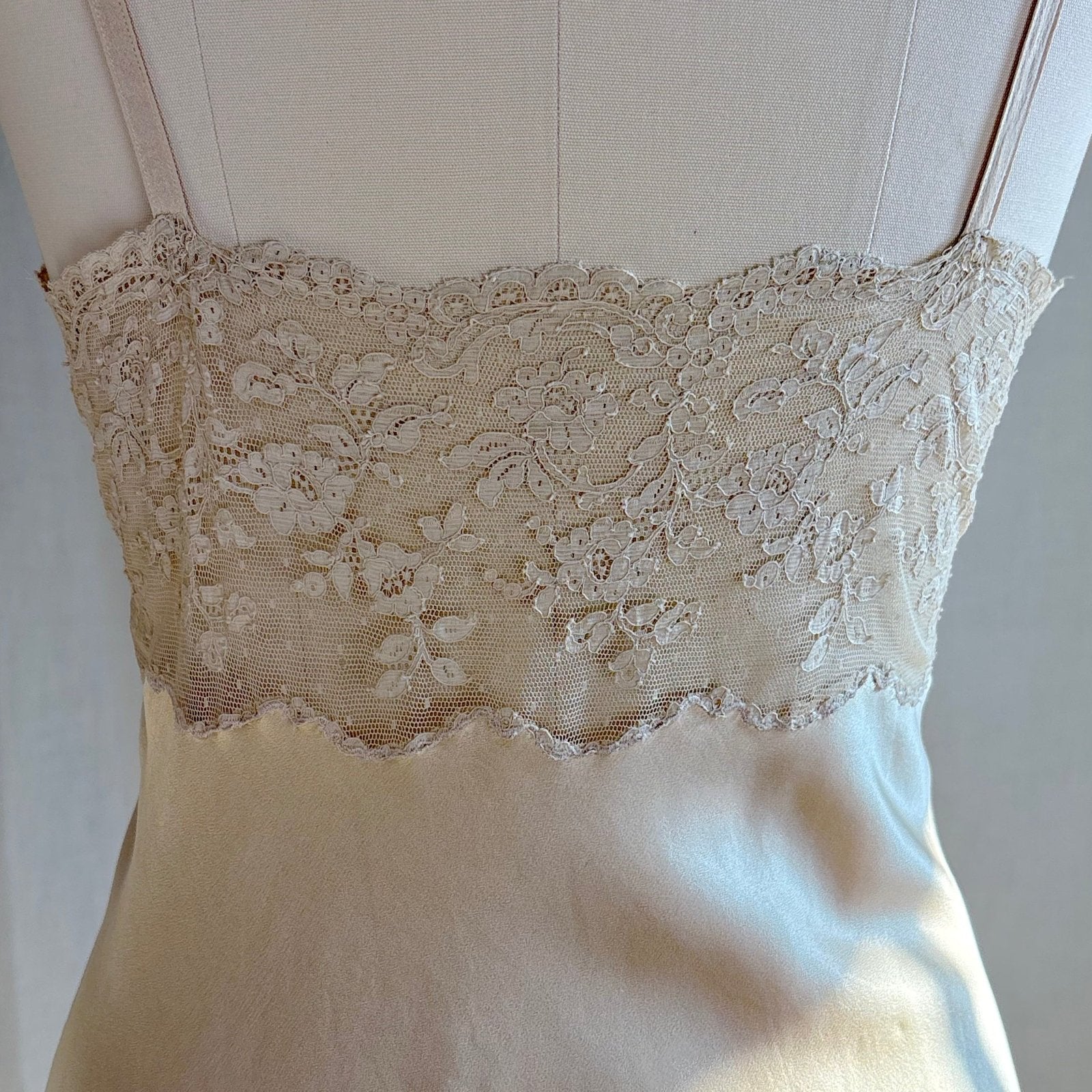 Vintage 1940's - 1950's Slip - Champagne Gold Silk Satin with Scalloped Lace - by Fischer Heavenly Lingerie, size M, LG - Daggers & Dames