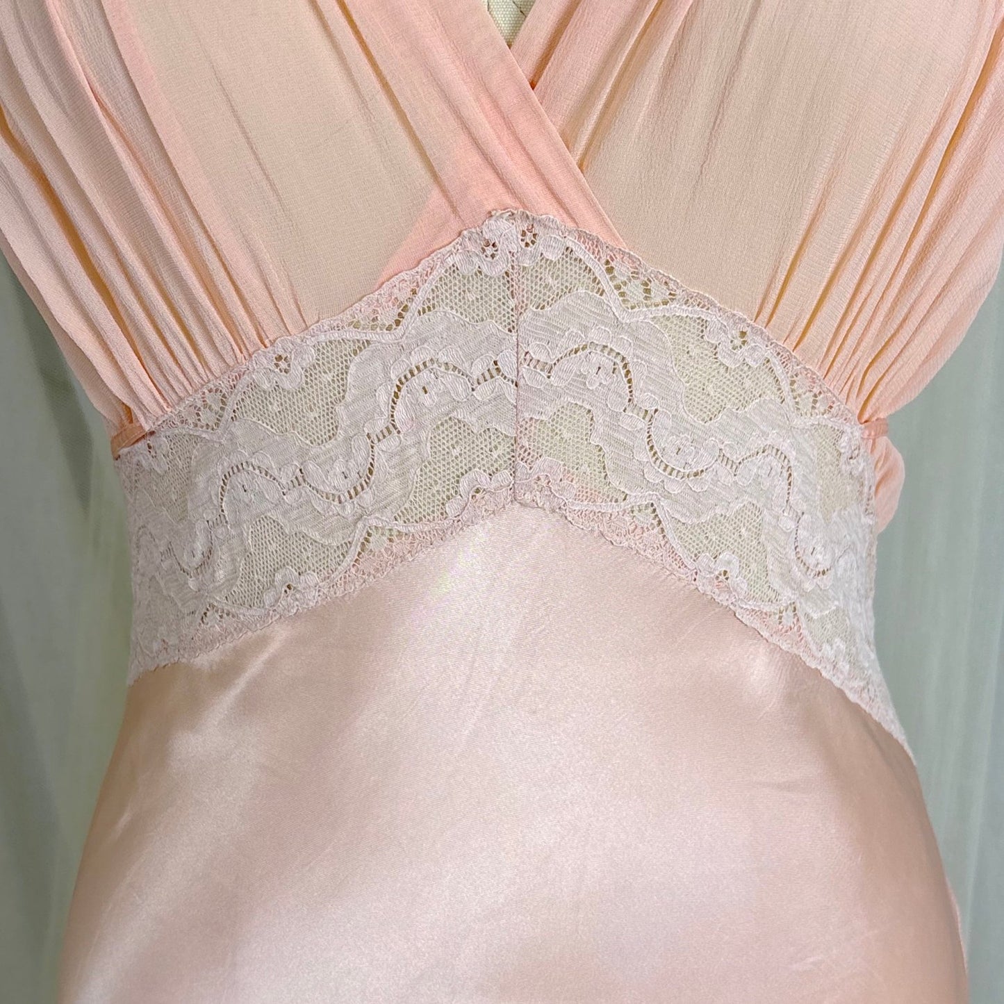 Vintage 1940's Creamy Pink Rayon Satin & Chiffon Nightgown, size XS, S - Daggers & Dames